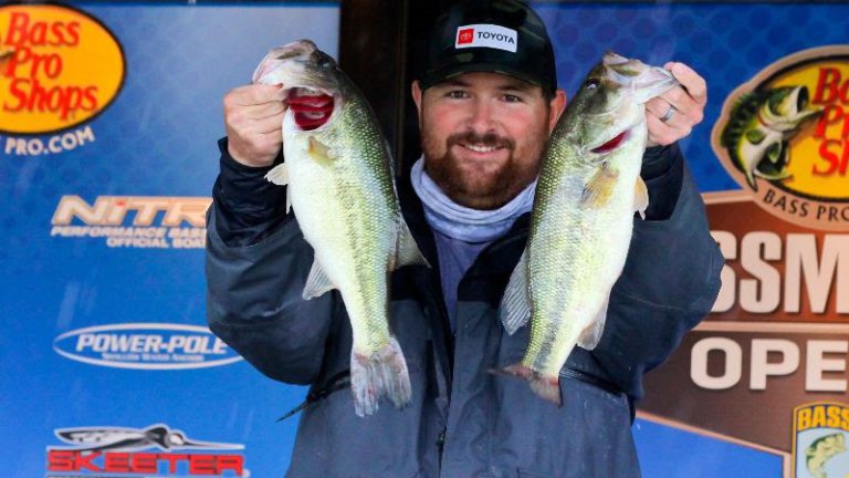 Jordan Wiggins Leads Smith Lake Open