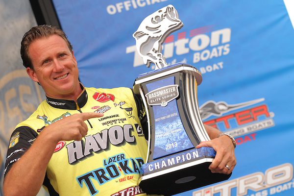 Set the Hook! with Pat Rose – Oct 24, 2015 Guests this week were Bassmaster Elite Series pro Skeet Reese, Bass Opens Pro Dustin Connell, and Pro Wrestlers the Young Lions.