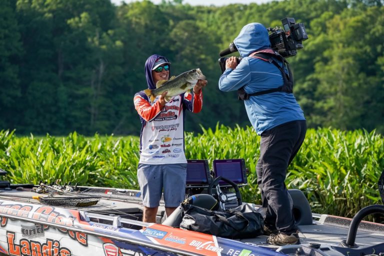 Buck Extends Lead at MLF Tackle Warehouse Pro Circuit Toyota Stop 5 on the James River Presented by PowerStop Brakes