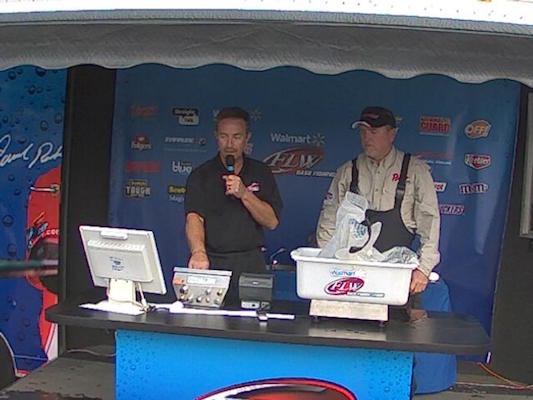 HICKS WINS FLW BASS FISHING LEAGUE VOLUNTEER DIVISION EVENT ON SOUTH HOLSTON RESERVOIR