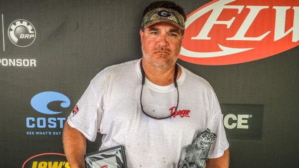 GREENSBORO’S LOWE WINS FLW BASS FISHING LEAGUE BULLDOG DIVISION EVENT ON LAKE OCONEE