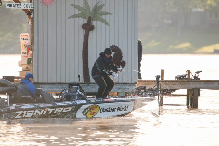 Ott DeFoe Leads Early at Major League Fishing’s General Tire Heavy Hitters Presented by Bass Pro Shops Event on Lake Palestine