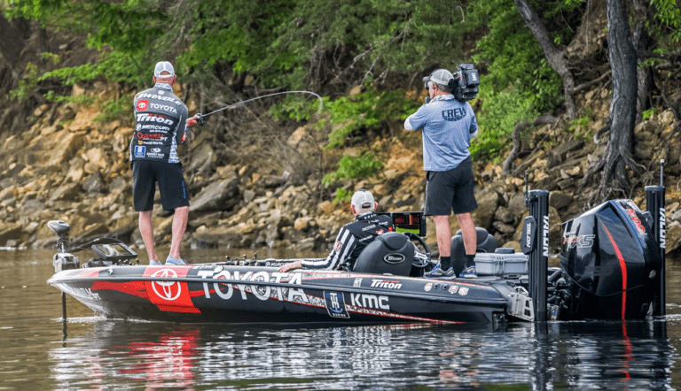 Swindle, Palaniuk Withstand Final-Hour Drama to Advance  in Phoenix Boats Stage Five Presented by Mercury