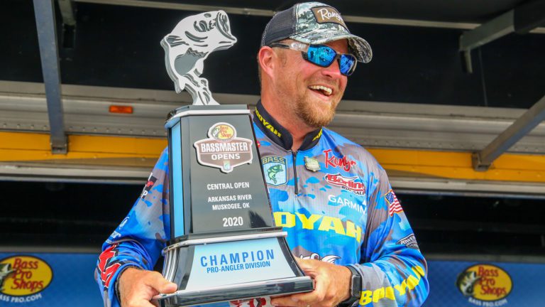 Huge Bag Lifts Jones To Bassmaster Central Open Win On Arkansas River