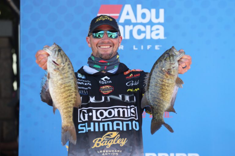 Smallmouth Guru Gustafson Takes Lead At Bassmaster Elite On Tennessee River