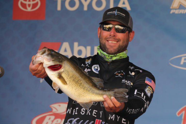 Livesay Takes Lead On Fog-Shortened Day At Bassmaster Elite On Chickamauga