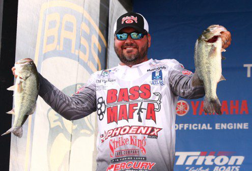 Hackney overtakes Crews by ounces – Bassmaster.com