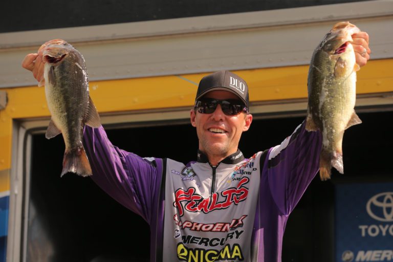 Martens Takes Over Lead After Two Days At Mississippi River Bassmaster Elite