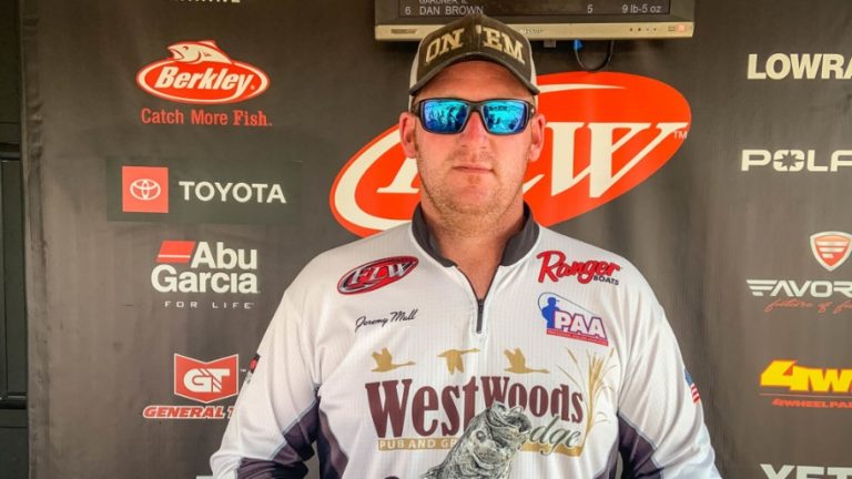 Pawnee’s Mull Wins Phoenix Bass Fishing League on Lake Shelbyville