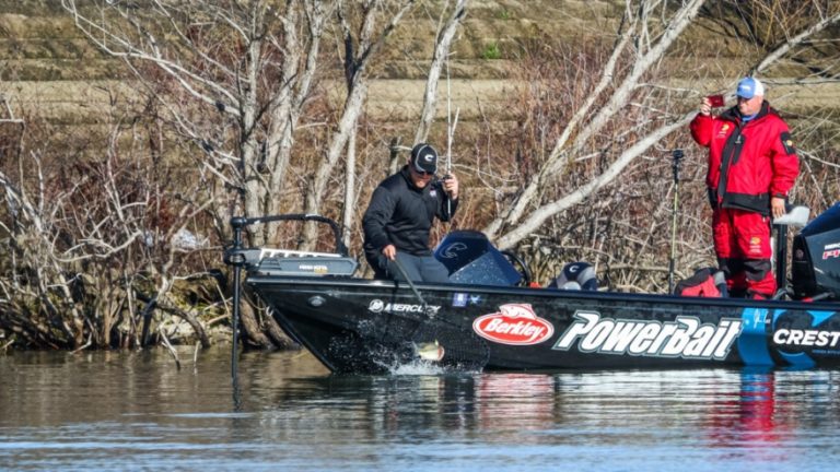 Cox Pads Lead at Tackle Warehouse Pro Circuit at Sam Rayburn Reservoir