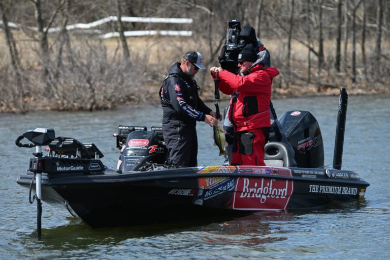 Luke Clausen Wins Knockout Round at REDCREST 2022 Presented by Costa Sunglasses on Grand Lake