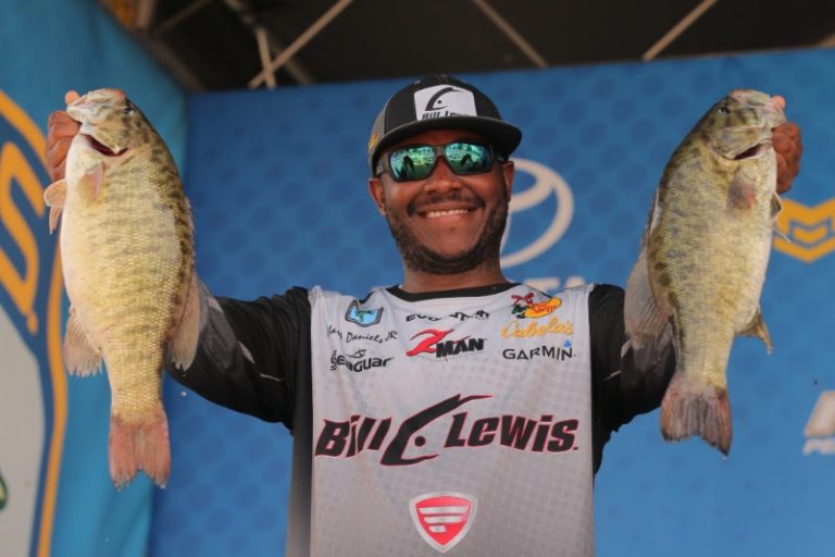 Mark Daniels Jr. Slams Lake Oahe Smallmouth To Take Lead In Bassmaster Elite Event