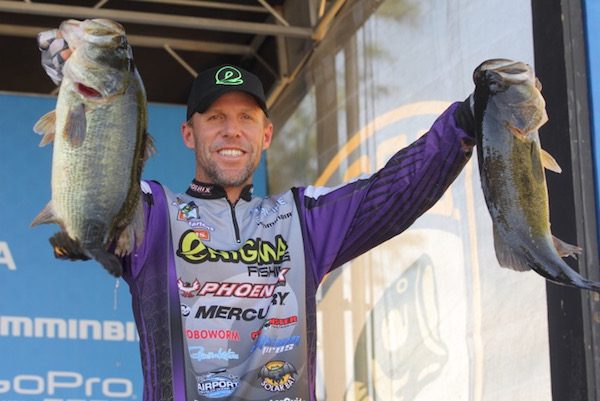 West Coast Anglers Still Setting Pace At Sacramento Elite