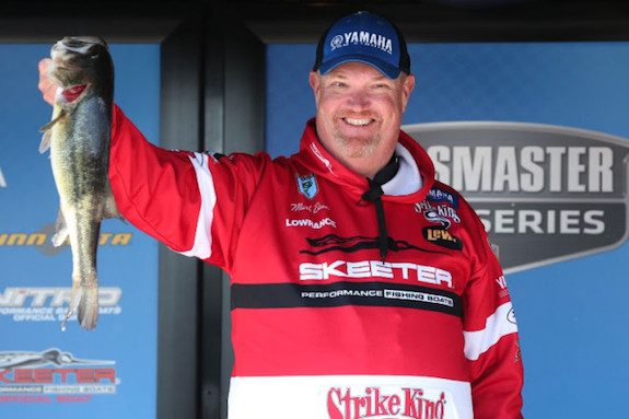 Davis turns the Tables – By Bassmaster.com