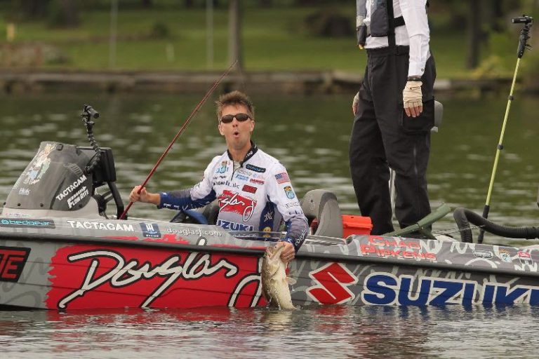 Pipkens Stretches Lead To More Than 11 Pounds At Toyota Bassmaster Texas Fest