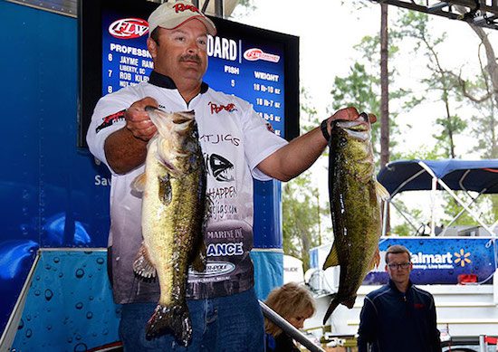 Cotten Leads FLW Tour on Sam Rayburn by: FLW Communications