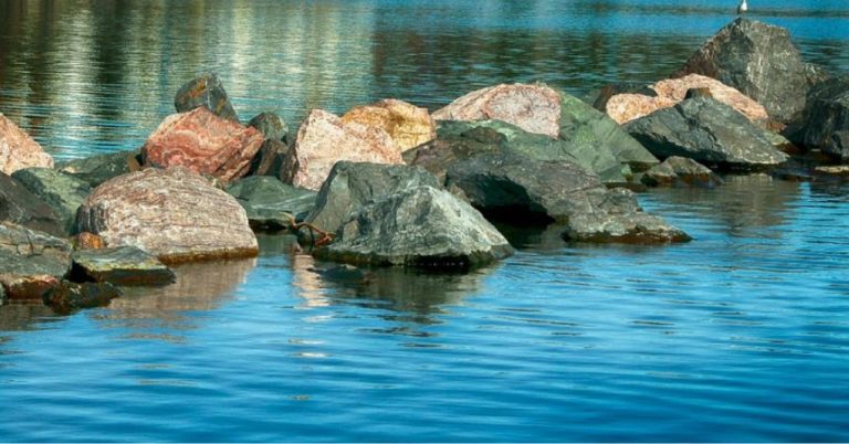 3 Rip Rap Fishing Tips To Catch Bass On The Rocks MTB