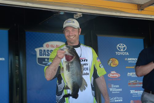 South Carolina Angler, Team Take Lead At Southern Divisional