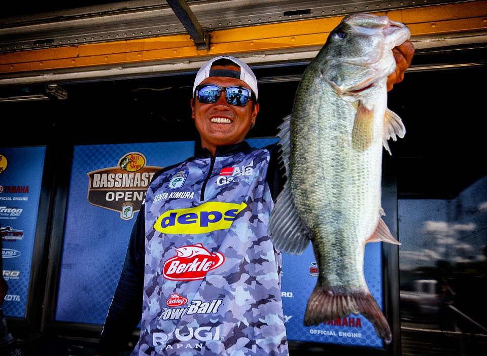 Kenta Kimura Holds Onto Lead In Bassmaster Open At The Red River