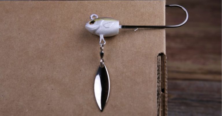 Winter Jig Fishing Tips: Bucktails, Underspins & More! MTB