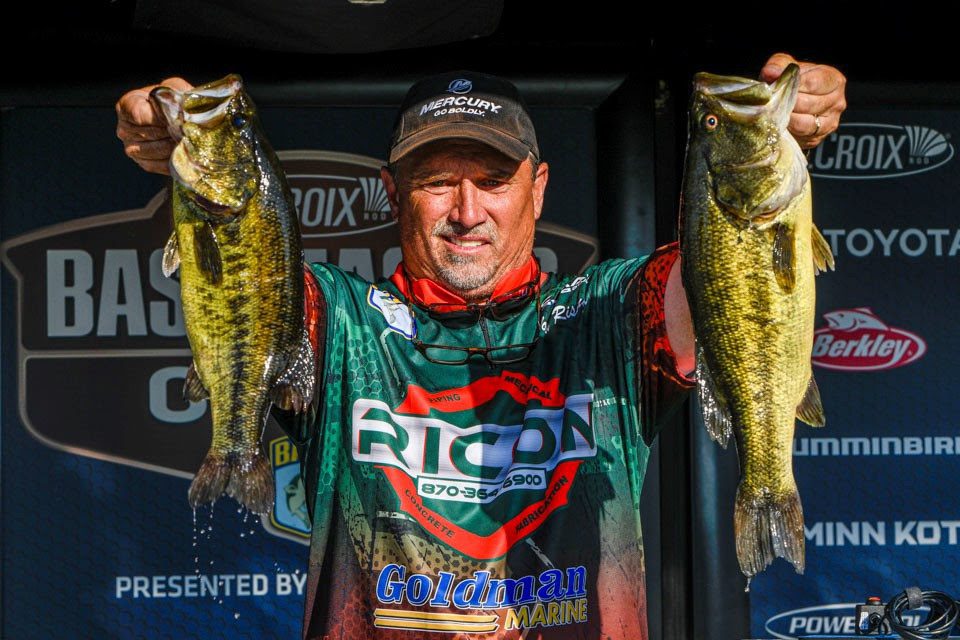 Risinger Punches His Way To Lead At Bassmaster Central Open On Red River