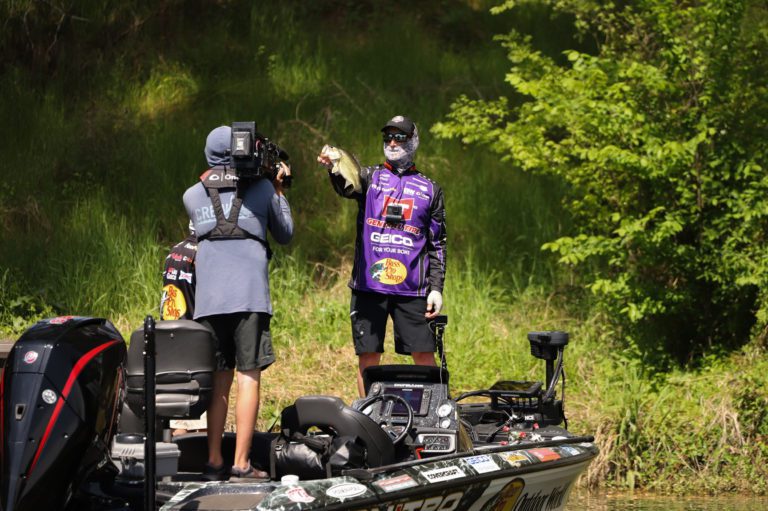 DeFoe Coasts to Qualifying Round Win, Roy’s Big Bass Holds on For $25K at General Tire Heavy Hitters Presented by Bass Pro Shops Event on Lake Palestine