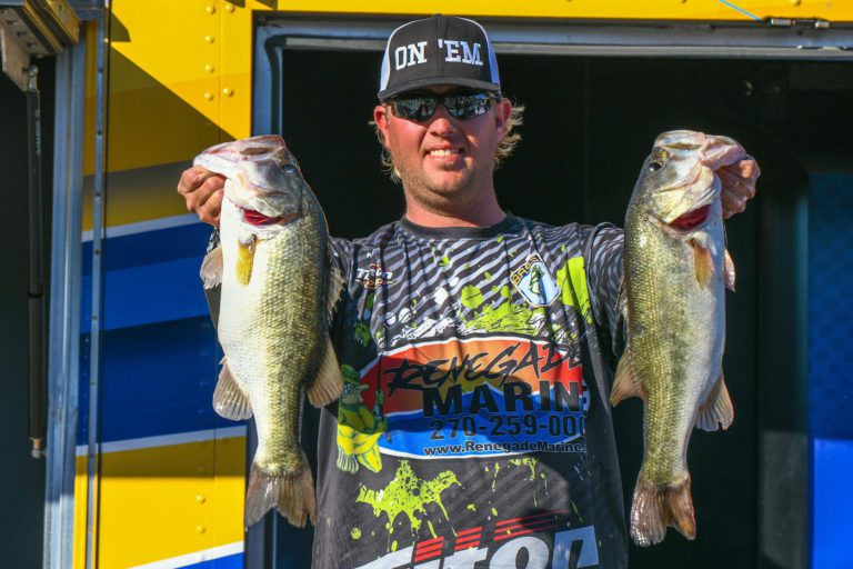 Robertson Takes Lead For Bassmaster Classic Spot With Huge Limit From Lake Harris