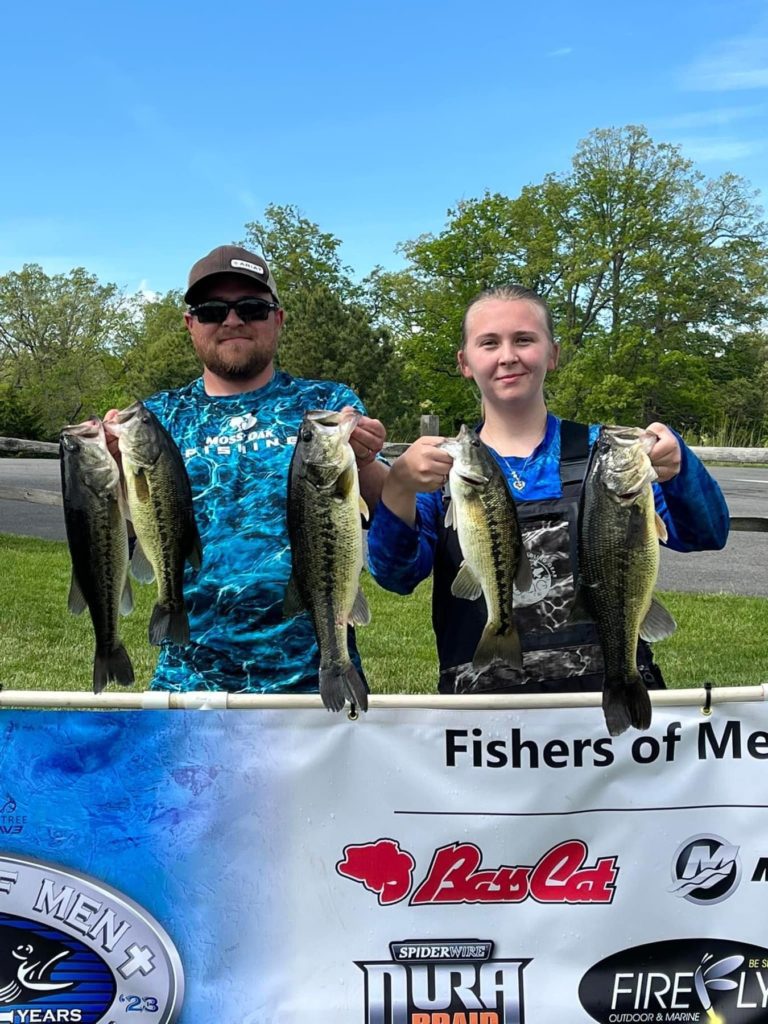 Seth & McKayla Comer Win Fishers of Men VA West on Claytor Lake