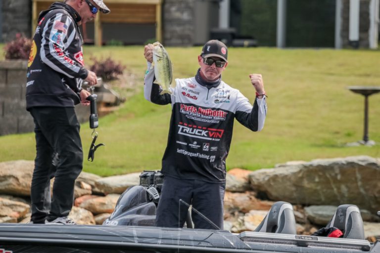 Sprague Leads Knockout Round at Fox Rent A Car Stage Three on Lake Murray