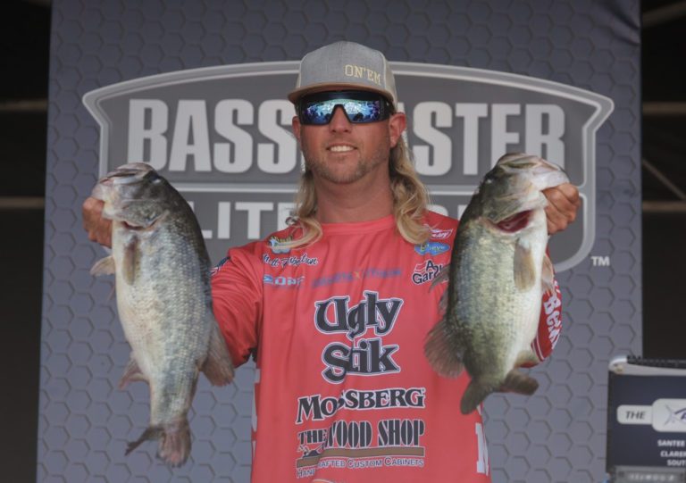 Robertson extends lead at Bassmaster Elite Series event on Santee Cooper Lakes