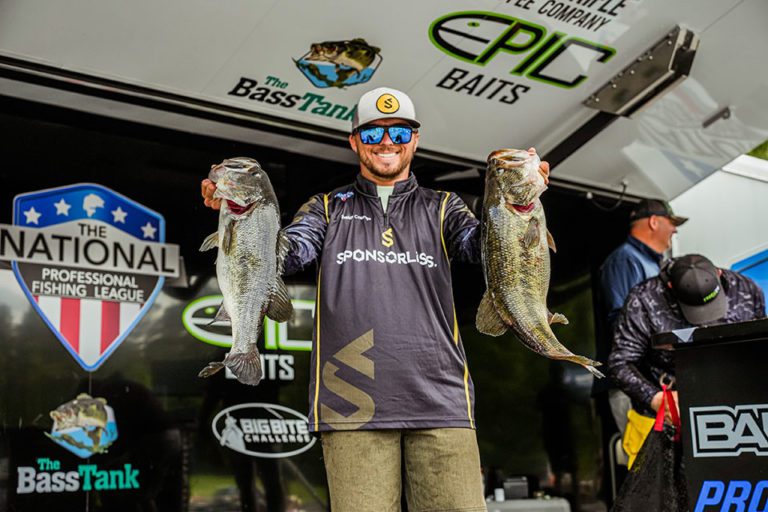 Sheldon Collings Takes Day One Lead at Santee Cooper