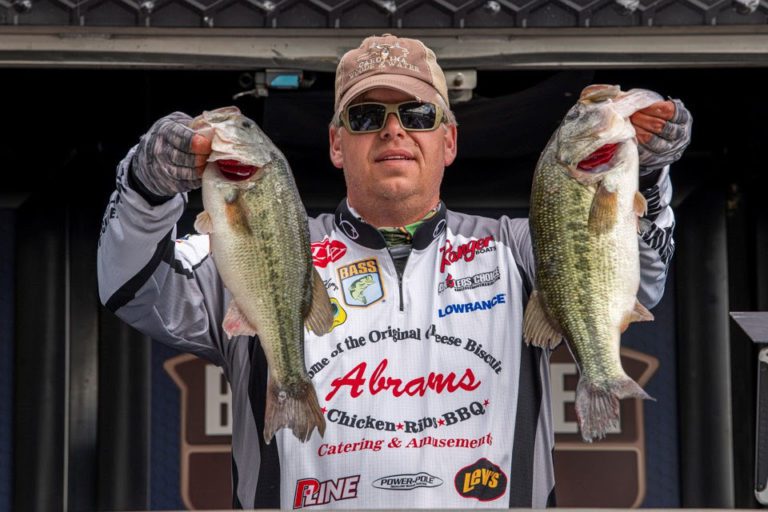 Kemp takes opening-round lead at Bassmaster Open on Buggs Island Reservoir