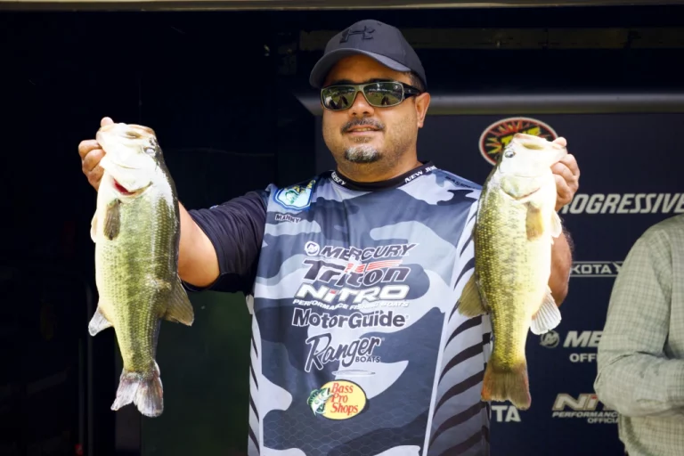 Cruz cruises into Day 1 lead at Potomac River