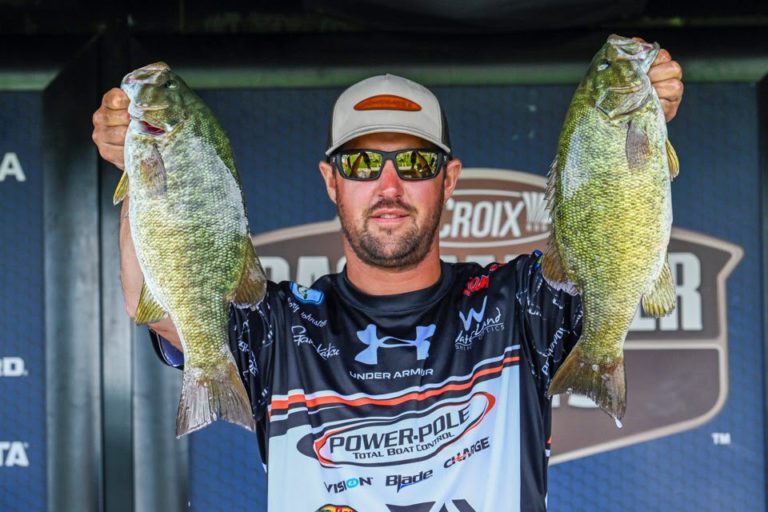 Late rally keeps Johnston atop Bassmaster Open field at St. Lawrence River