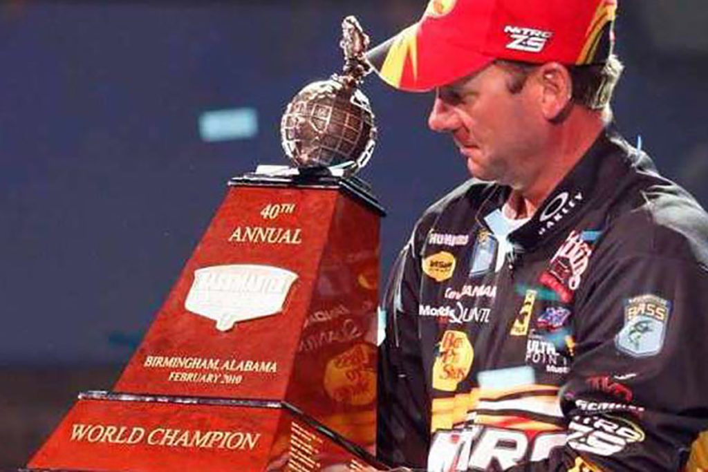 Kevin VanDam Wins $200,000 and the 2009 Angler-of-the-Year Title