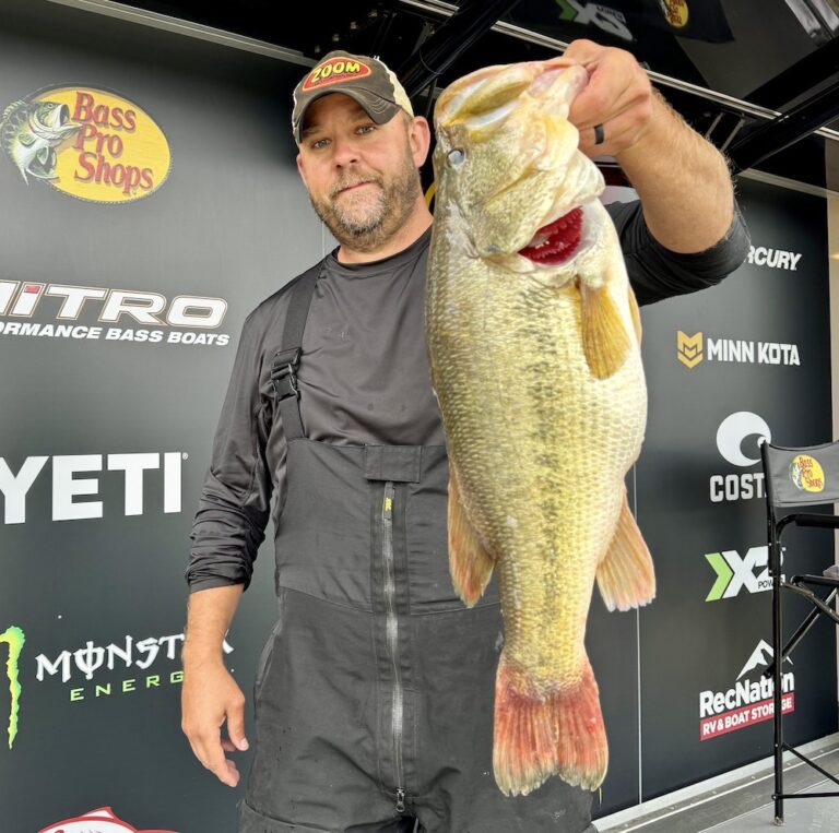 Excitement Peaks as Anglers Compete in Big Bass Tour on Smith Mountain Lake