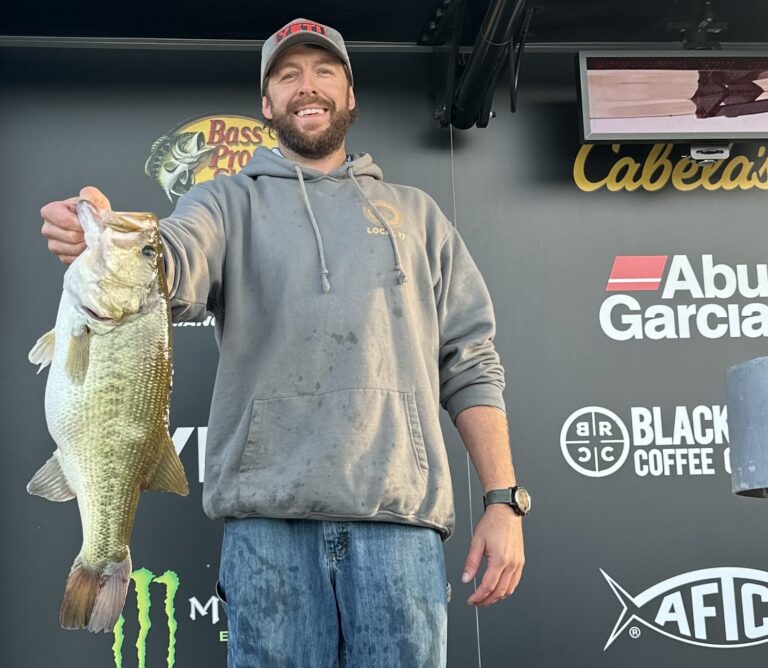 Dexter Andrews Shares Thrilling Tale of Weighing in a Giant 7.92 lb Bass at the Big Bass Tour on SML