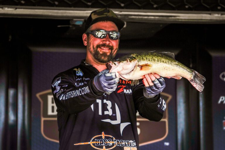 Bruce takes razor-thin lead on Day 2 of Bassmaster Open at Lake of the Ozarks