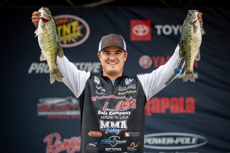 Davis takes lead, eyes repeat at B.A.S.S. Nation Championship on Lake Hartwell