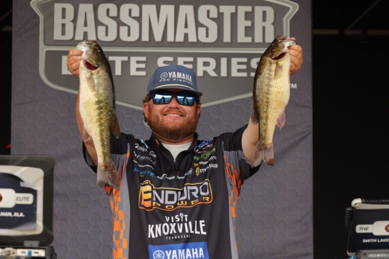 Gee squeaks into Day 3 lead in Bassmaster Elite Series event at Smith Lake