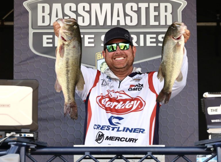 Magical day 1 guides Cox to lead at Bassmaster Elite Series event on Wheeler Lake