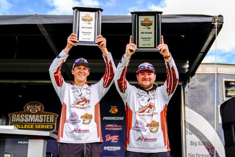 Burrill and Simpson brave rough Saginaw Bay for Bassmaster College Series win