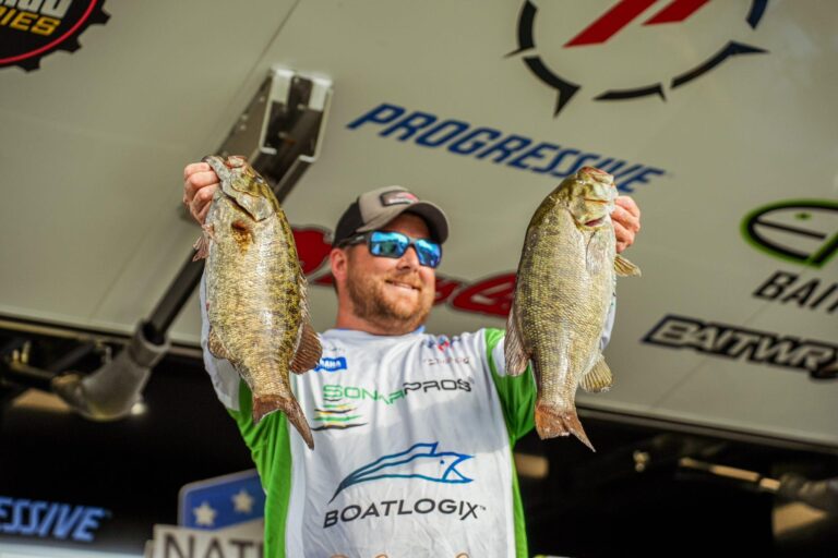 Palmer Secures Day One Lead at Saginaw Bay