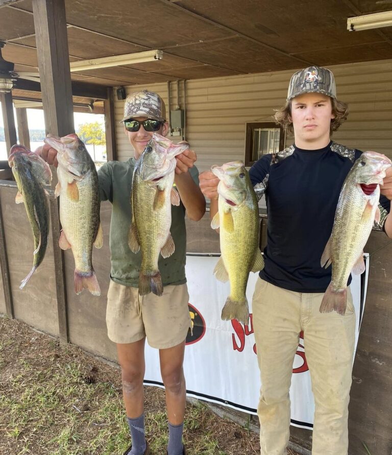 Colden Baker & Manning Gross win CATT Lake Wateree with 5 bass weighing 16.39 lbs