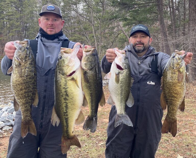 Zach Peaslee & Wayne Smelser Win CATT Smith Mountain Lake with 23.11lbs