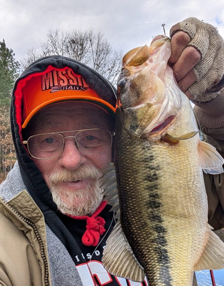Jigging the Winter:Making the Bite