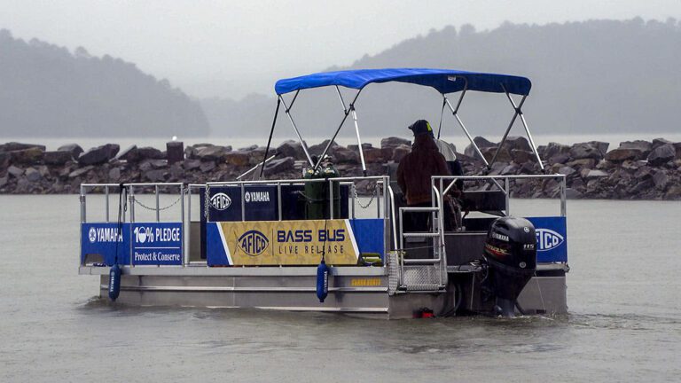 Toyota ShareLunker Partners with AFTCO on New ‘Guide of the Year’ Award