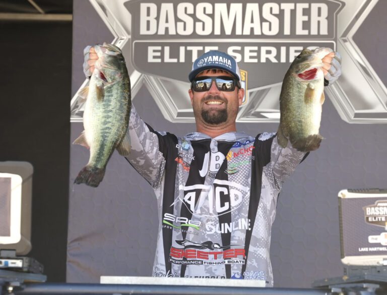 Cook overcomes clarity concerns to maintain lead in Bassmaster Elite at Lake Hartwell