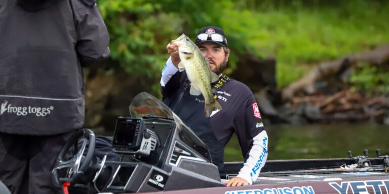 Michael Neal Gets it done again at MLF Heavy Hitters on Smith Mountain Lake