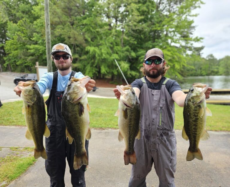 Evan White & Shand Doughtie win Lake CATT Gaston with 5 bass weighing 20.42 lbs along with the BF at 5.90 lbs!